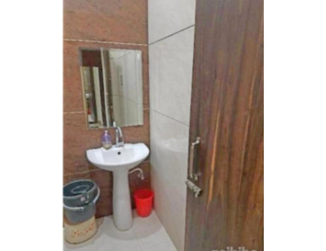 Hotel Basera Guest House, Saharanpur Ngoại thất bức ảnh