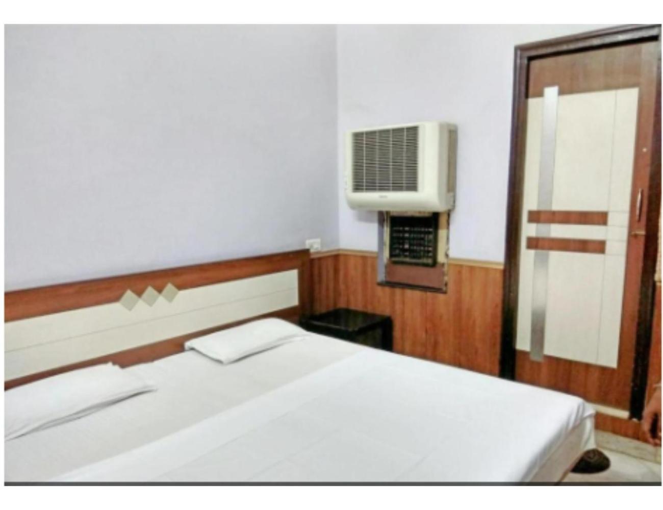 Hotel Basera Guest House, Saharanpur Ngoại thất bức ảnh