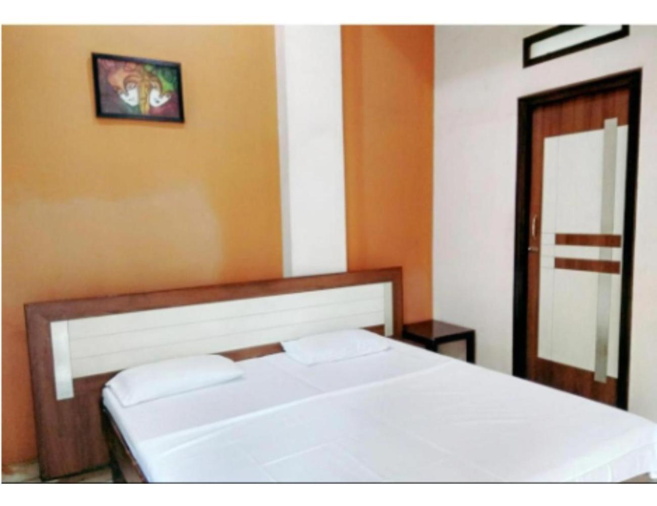 Hotel Basera Guest House, Saharanpur Ngoại thất bức ảnh